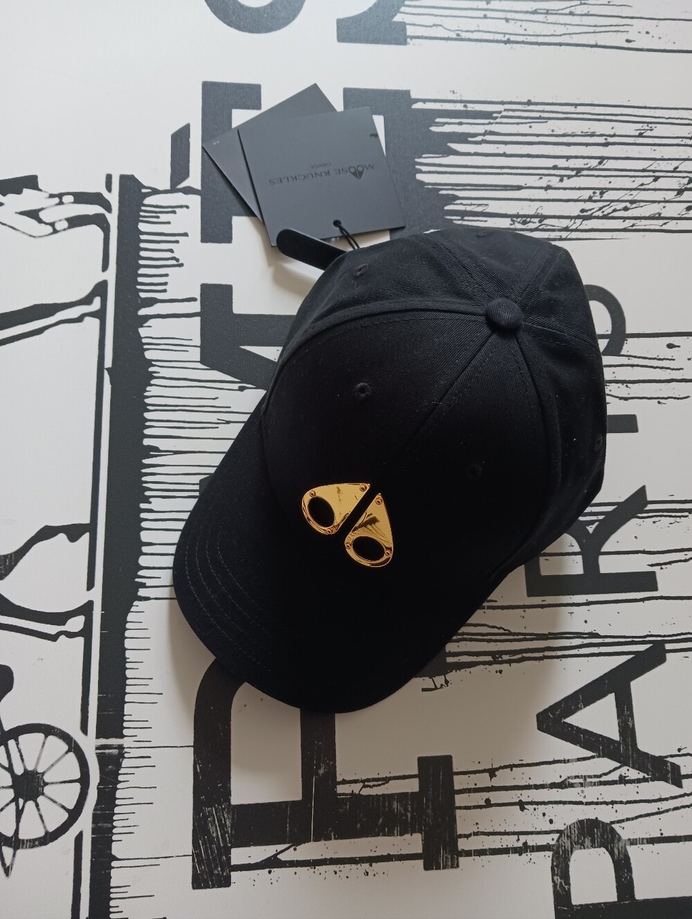 NWT Moose Knuckles Logo Icon Cup. Basball Hat , Black/ Gold,size OS.